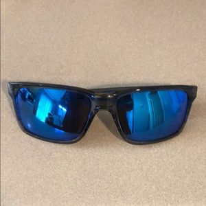 Oakley sunglasses. Mainlink XL brand new!